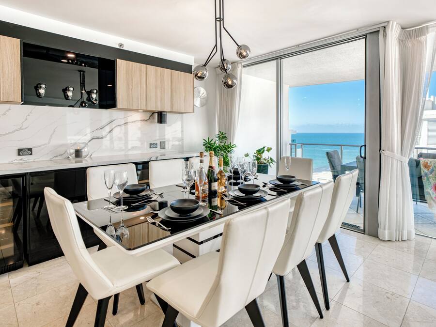 Penthouse Cao cấp, quang cảnh biển | Khu vực ăn uống tại phòng