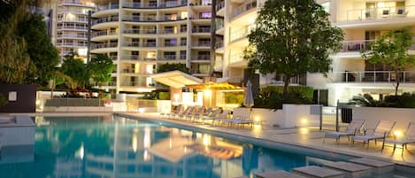 Outdoor pool, pool loungers