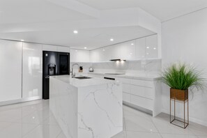 Loftsleilighet – deluxe, 3 soverom | Eget kjøkken | Kjøleskap, mikrobølgeovn, ovn og kokeplater