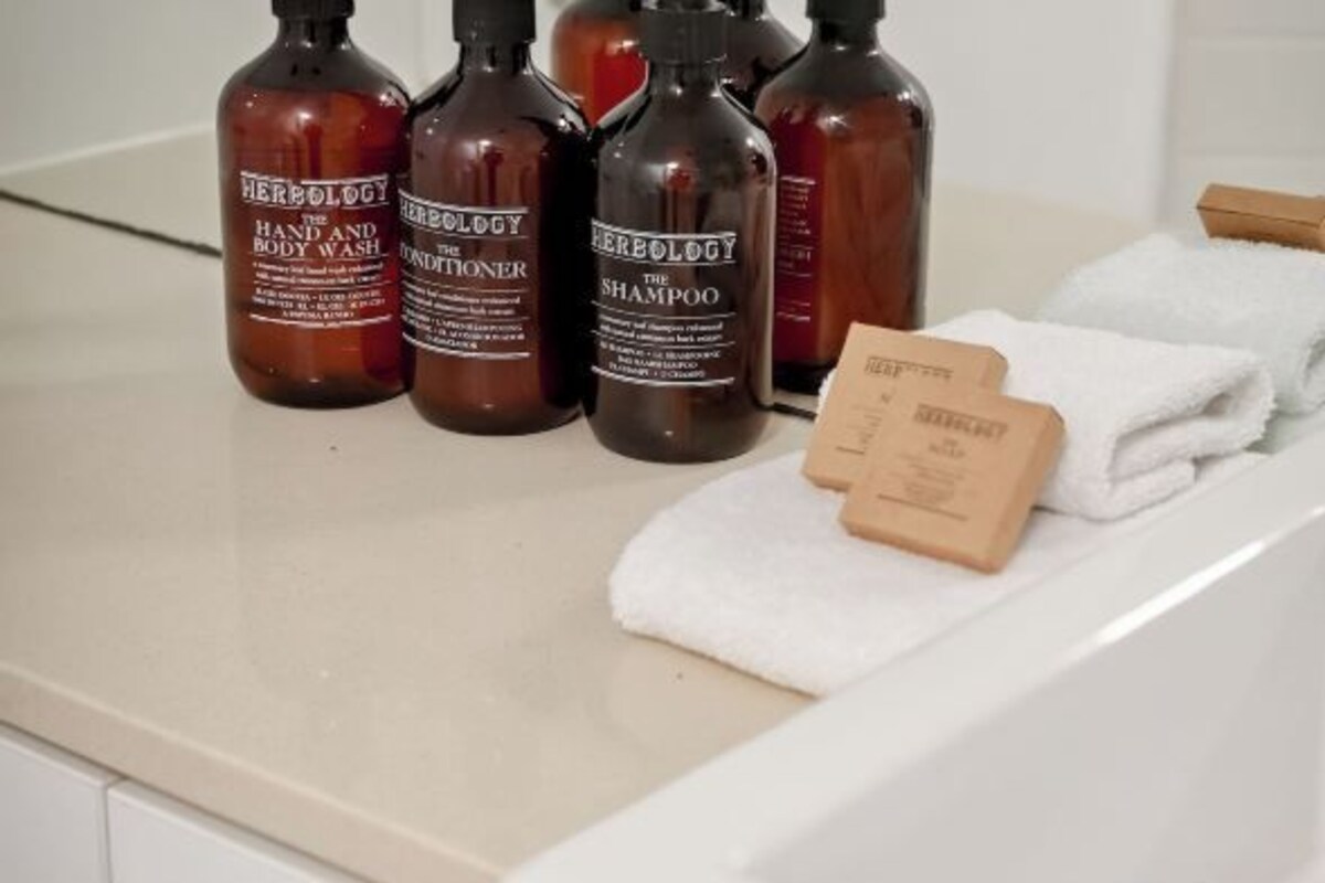 Bathroom amenities