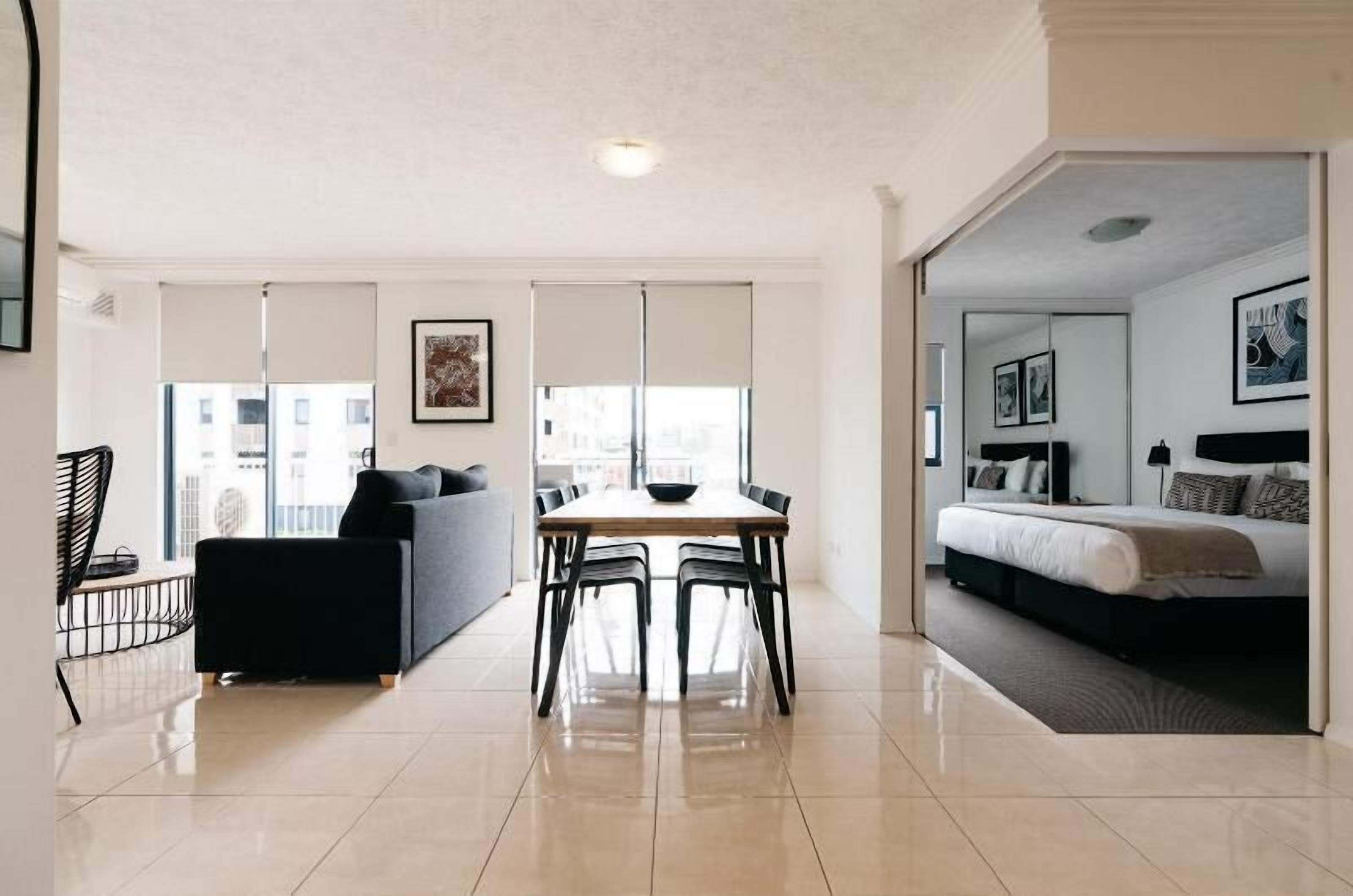 高档床上用品、特色装修、特色家居、笔记本电脑工作区