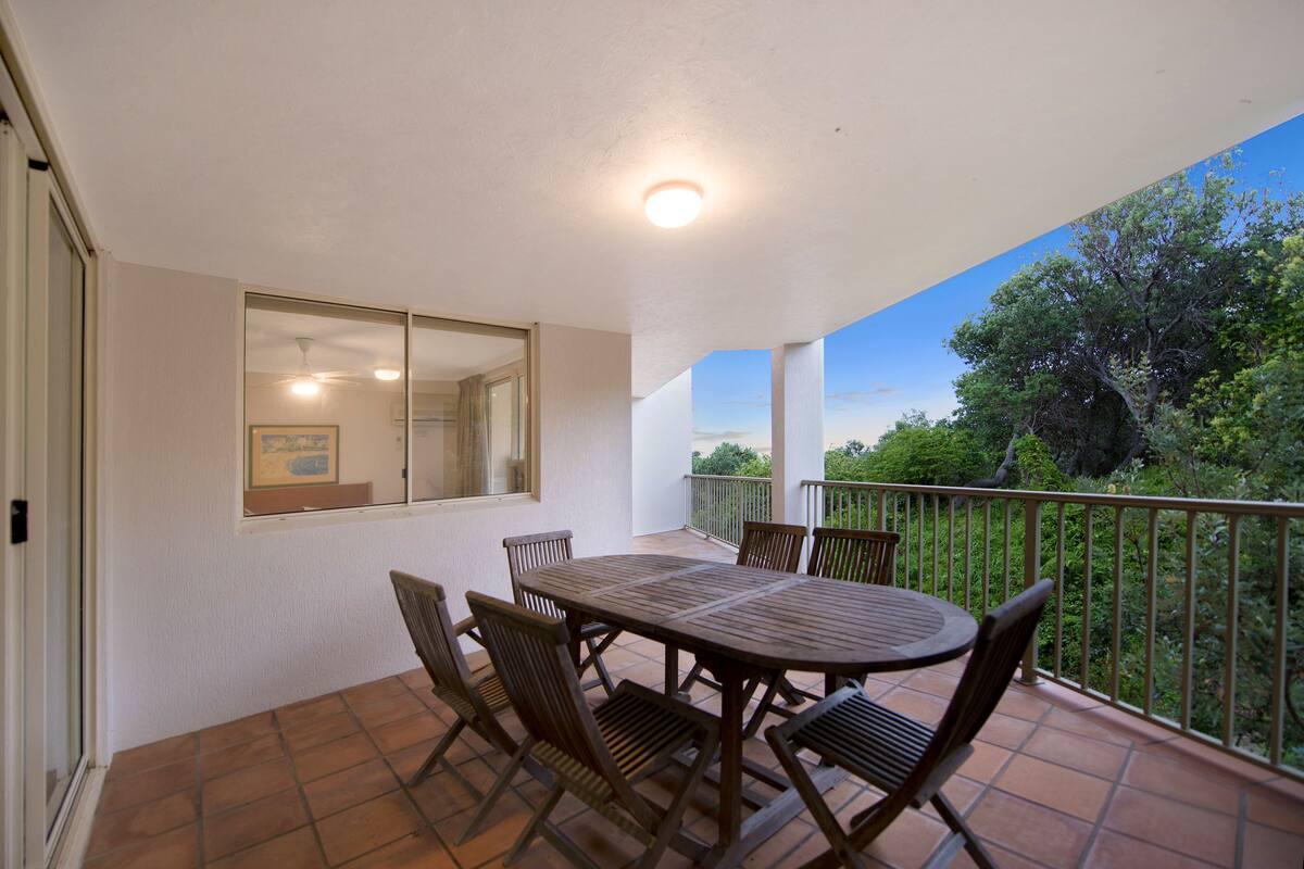 3 bedroom Garden National Park Side Apartment | Balcony