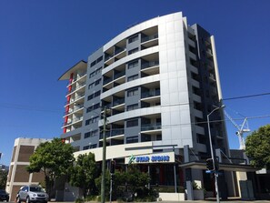Unclassified image, 3 of 27, button - Tribeca Apartments (Brisbane)