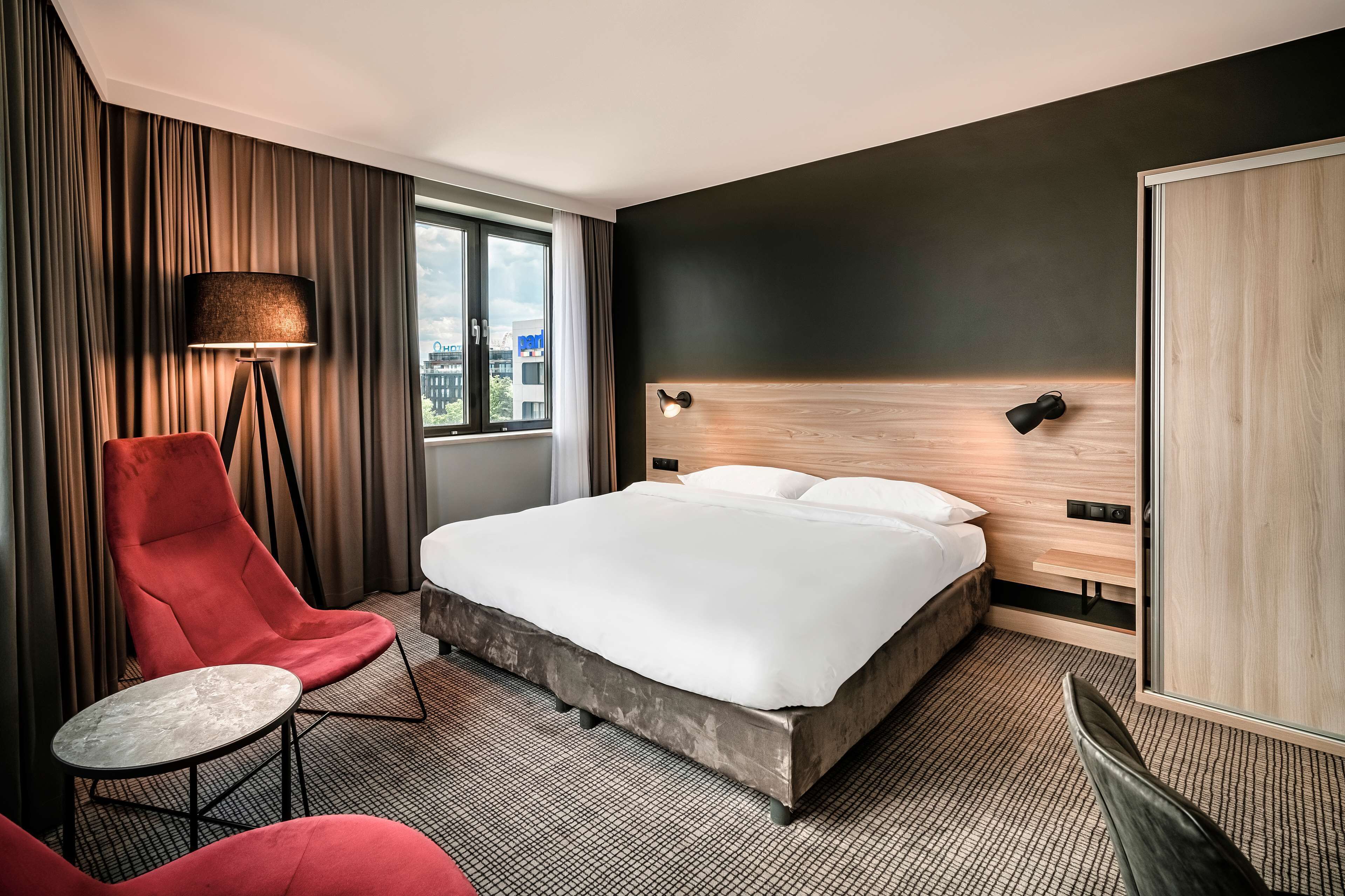 in-room safe, desk, laptop workspace, blackout curtains