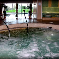 Sauna, hot tub, steam room, body treatments, body wraps, facials
