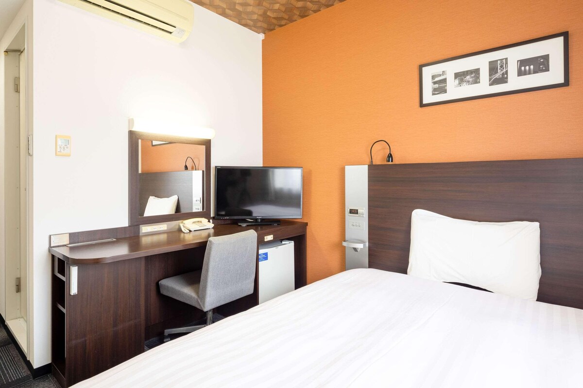 โต๊ะทำงาน, ห้องเก็บเสียง, เตารีด/โต๊ะรีดผ้า, Wi-Fi ฟรี