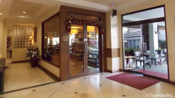 Interior entrance - W Express Hotel (Cebu City)