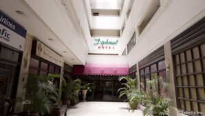 Courtyard - W Express Hotel (Cebu City)
