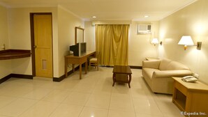 TV - W Express Hotel (Cebu City)