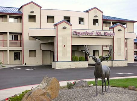 Front of property. Sugarloaf Mt Motel