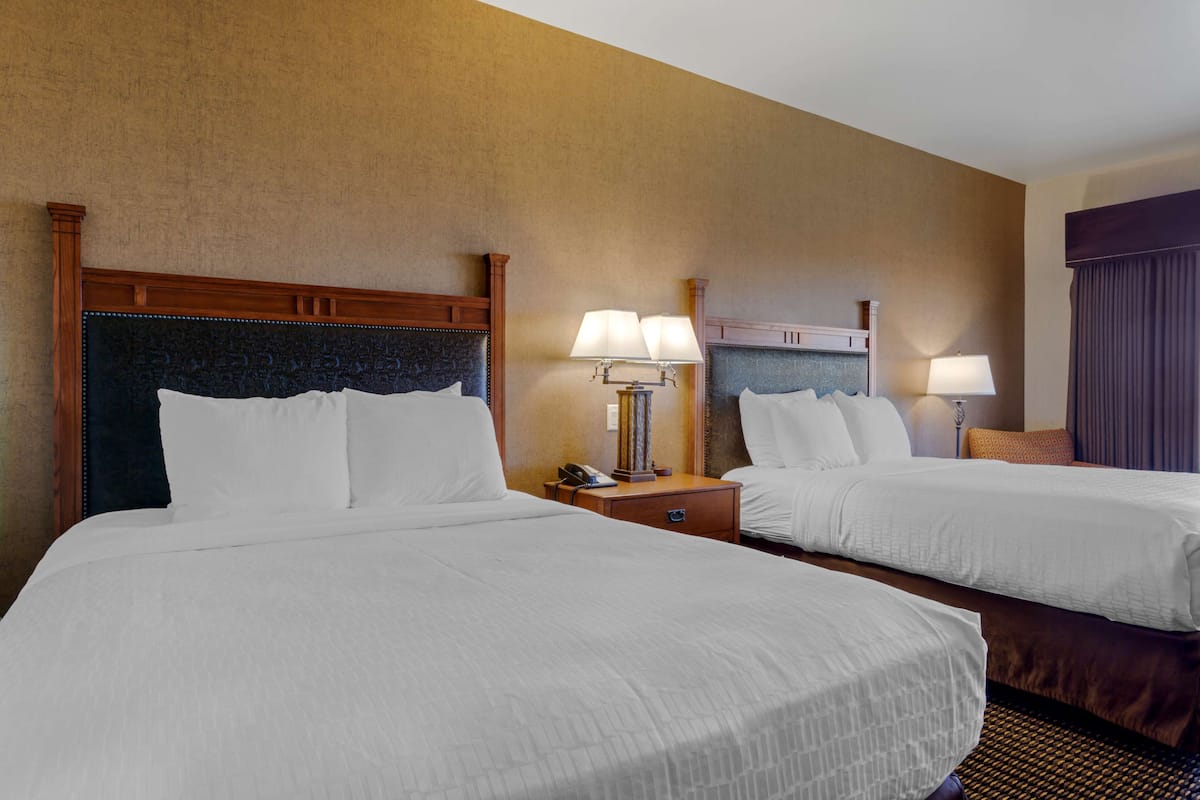 premium bedding, in-room safe, laptop workspace, blackout curtains