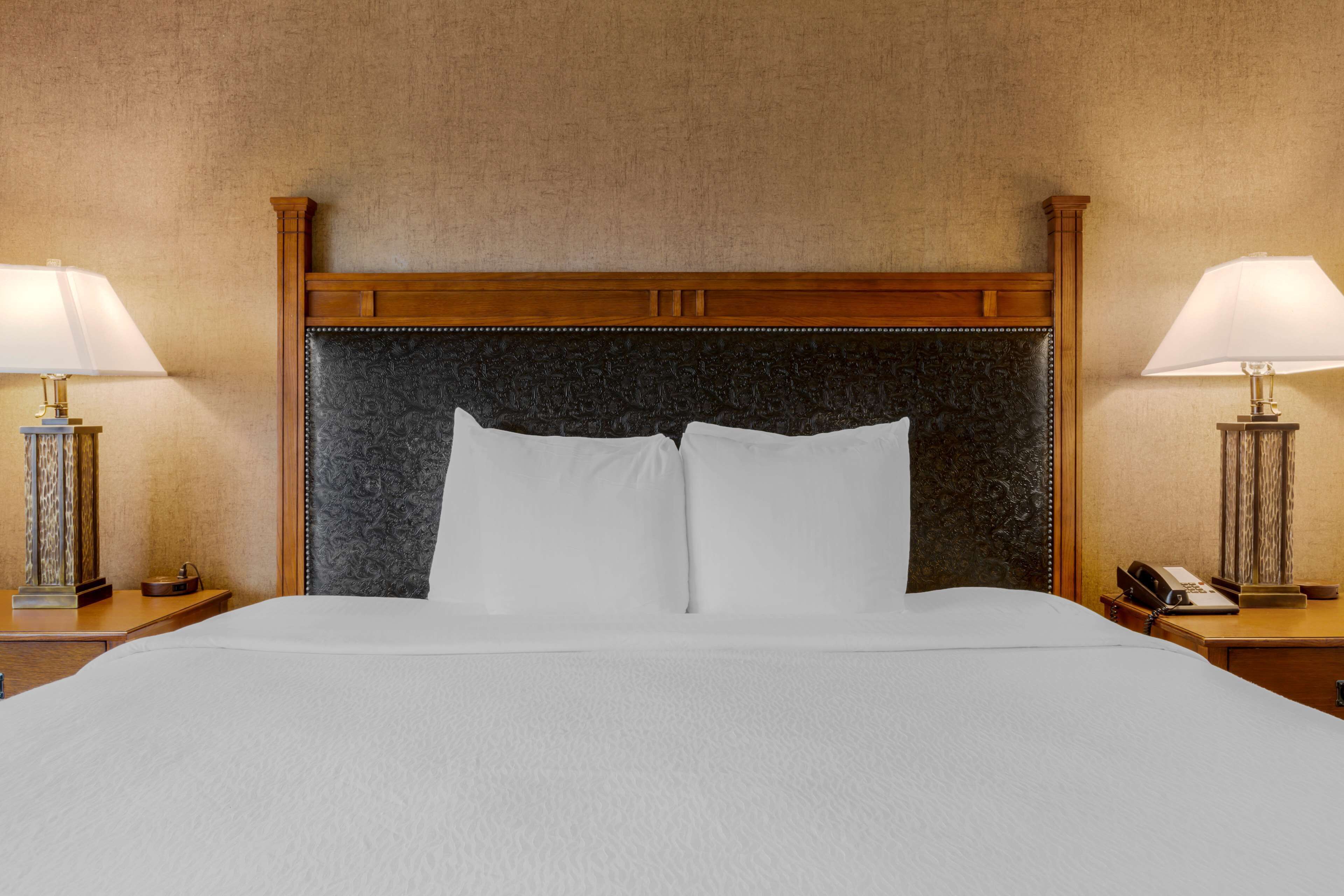 premium bedding, in-room safe, laptop workspace, blackout curtains