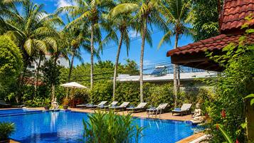 Outdoor pool, pool loungers