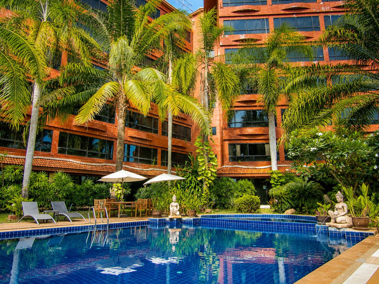 Outdoor pool, pool loungers