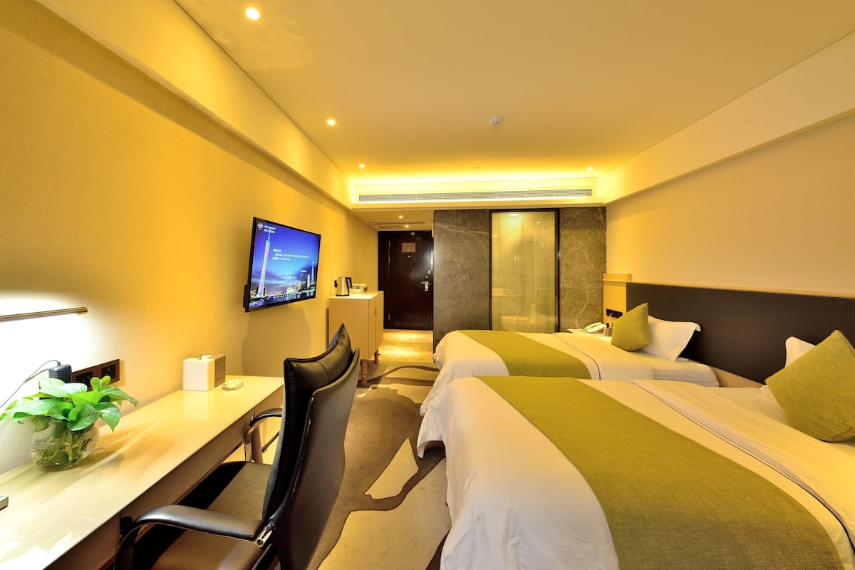 Garden City View Room | Premium bedding, free minibar items, in-room safe, desk