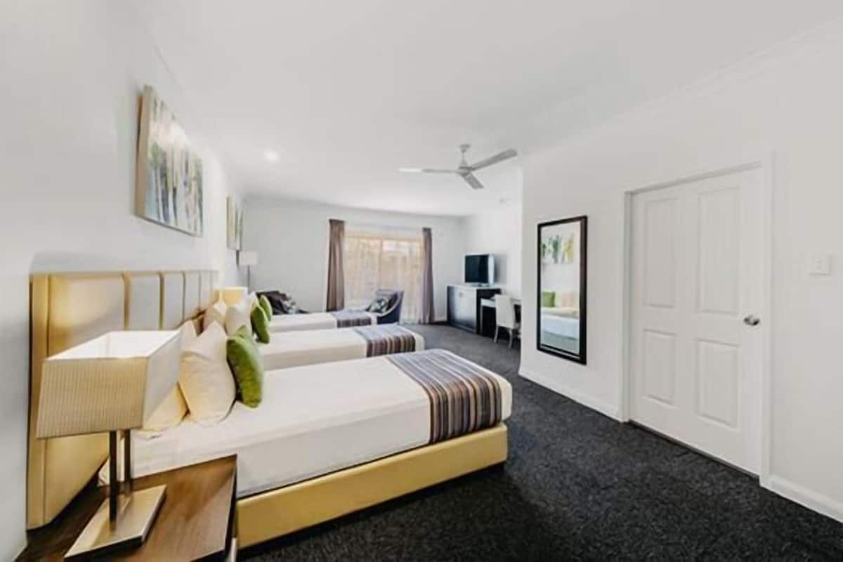Triple King Room