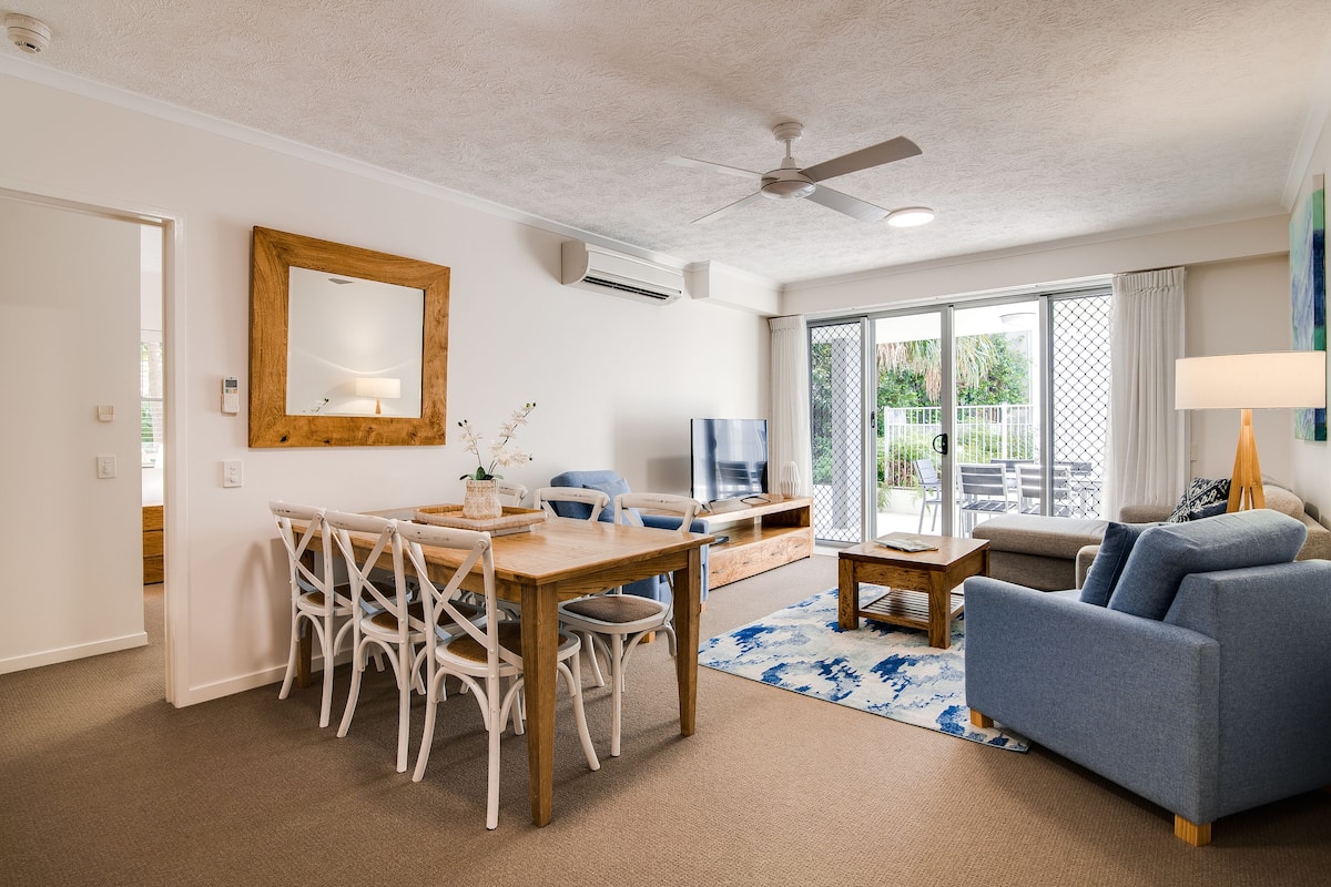 Three Bedroom Apartment | Living area | 42-inch flat-screen TV with cable channels, TV, DVD player
