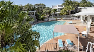 3 outdoor pools, pool umbrellas, pool loungers