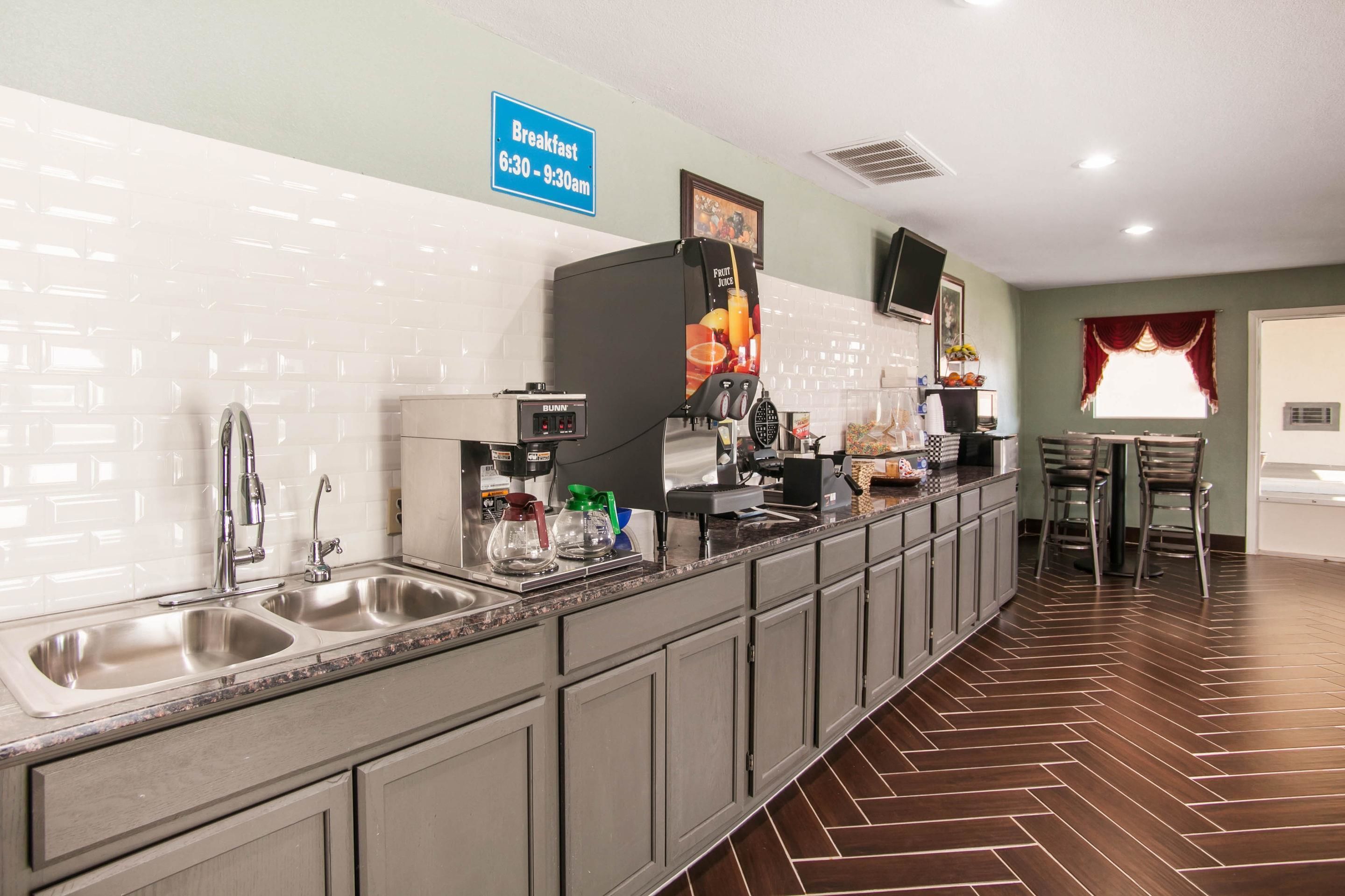 Free daily continental breakfast