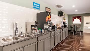 Free daily continental breakfast