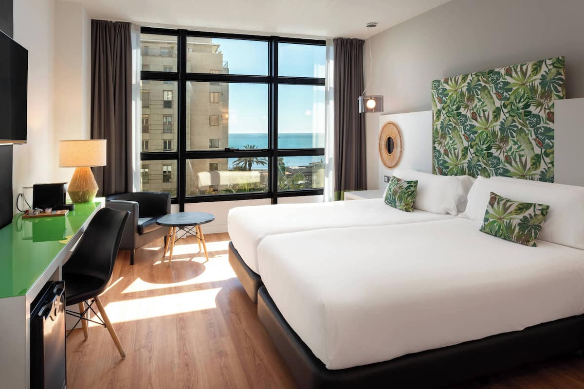 Ropa de cama de alta calidad, edredón y minibar