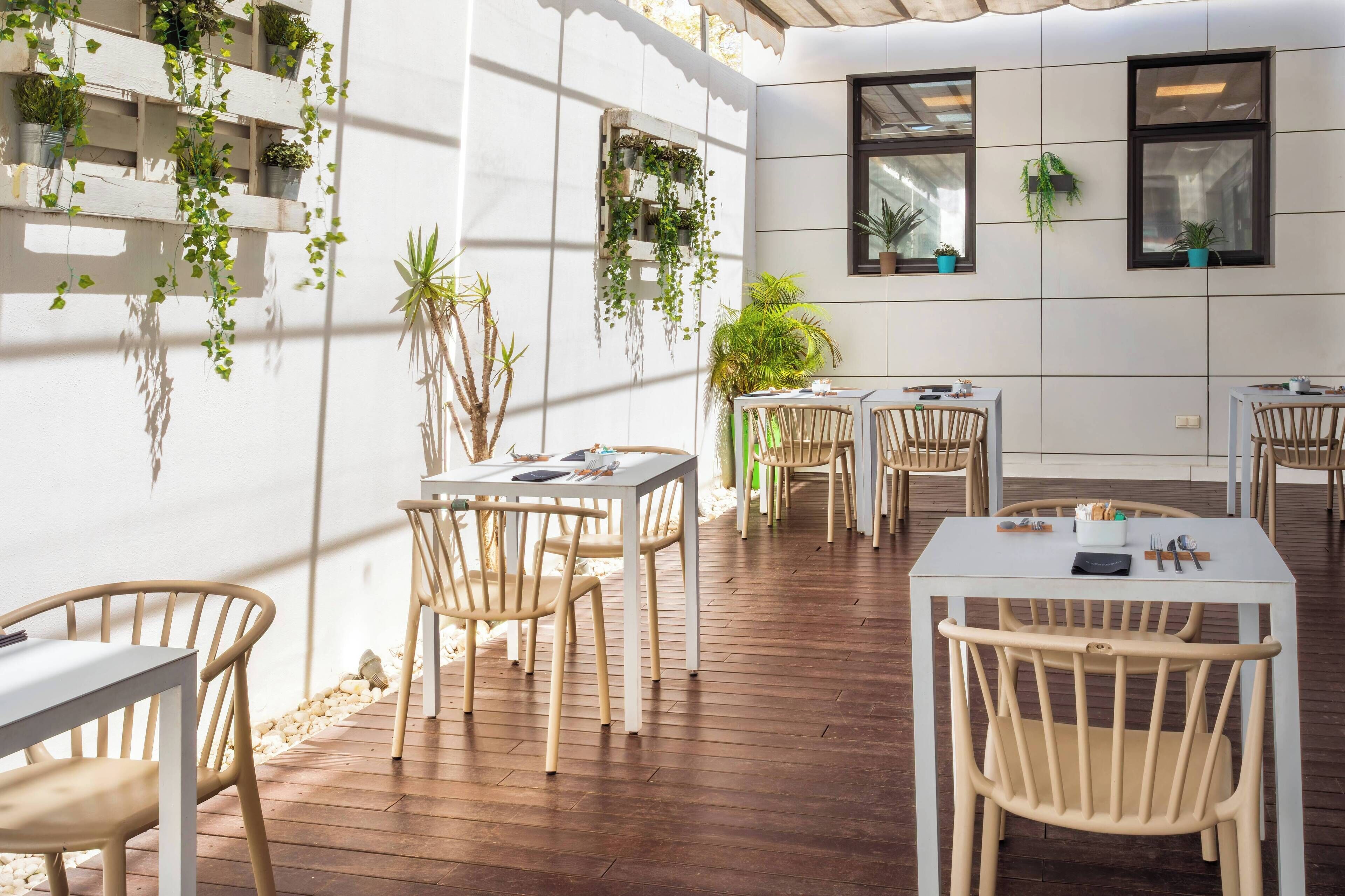 daily buffet breakfast (eur 18 per person)