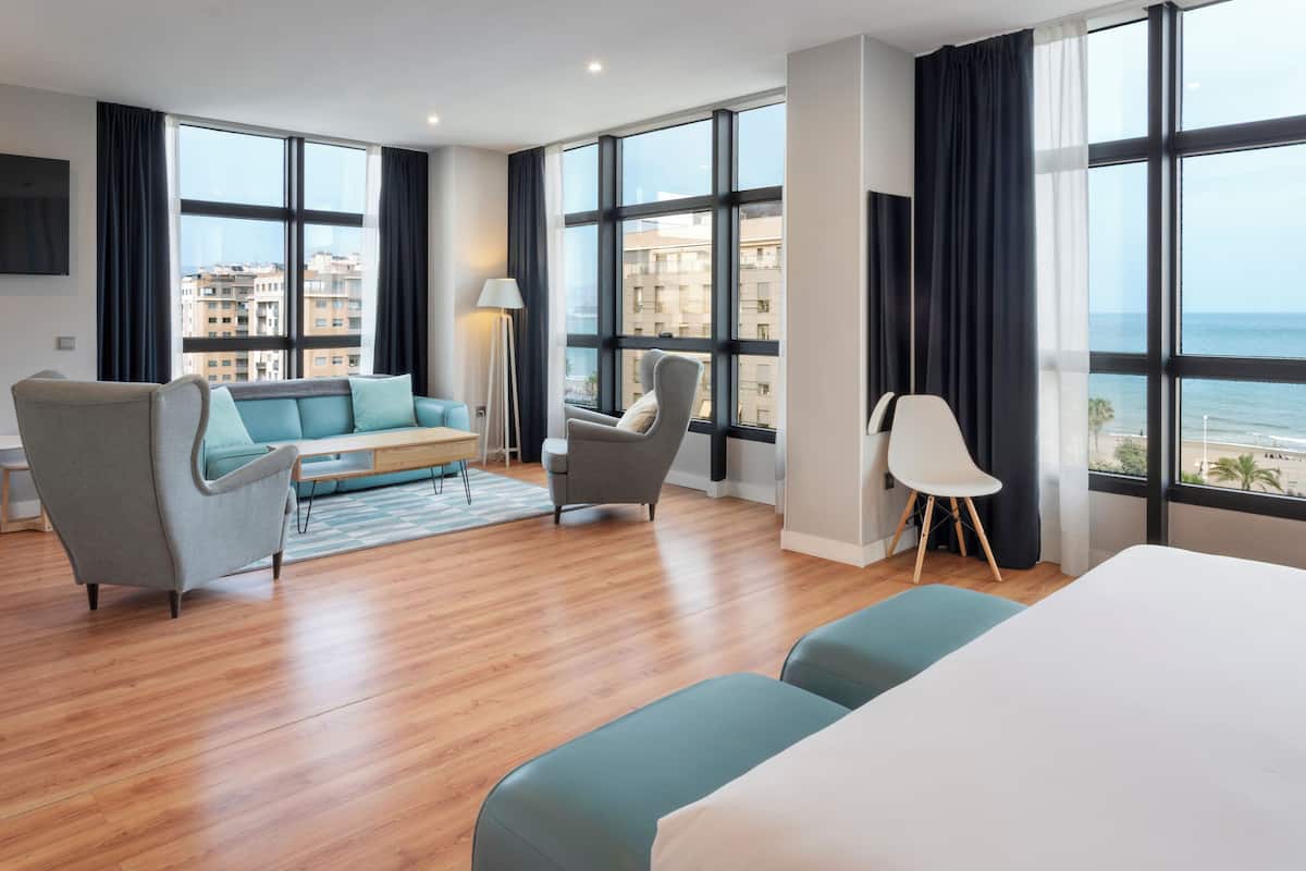 Ropa de cama de alta calidad, edredón y minibar
