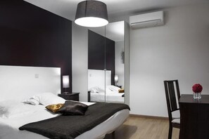 Colchones Select Comfort, tabla de planchar con plancha y wifi gratis 