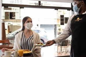 Breakfast, lunch, dinner served; Caribbean cuisine 