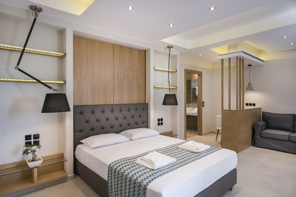 Deluxe Suite (Hermes ) | In-room safe, WiFi