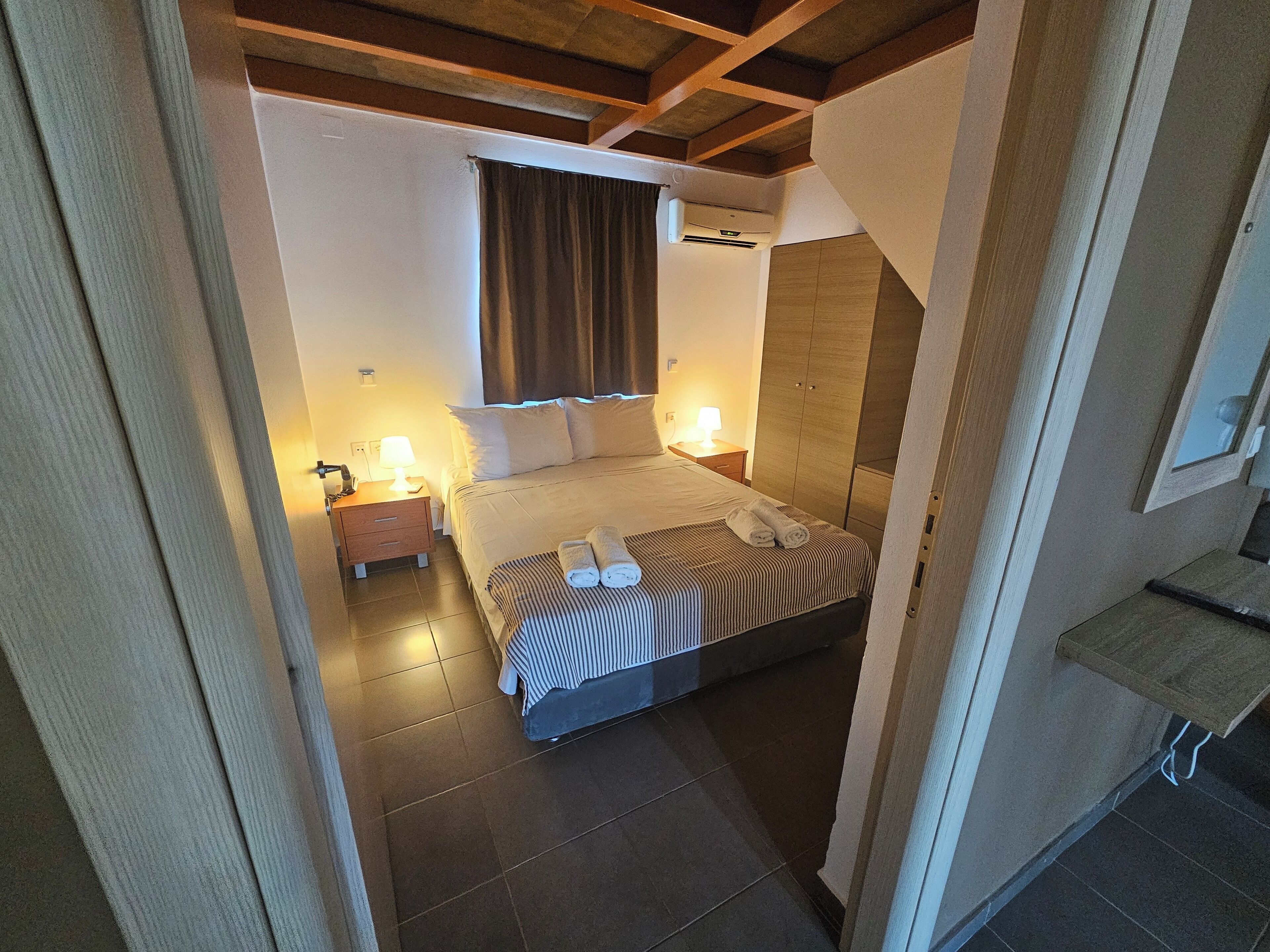 room maisonette | in-room safe, free wifi, bed sheets