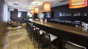 2 間酒吧/酒廊、雞尾酒酒吧