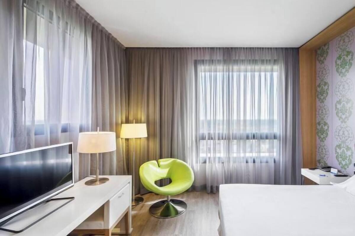 Down comforters, minibar, in-room safe, desk