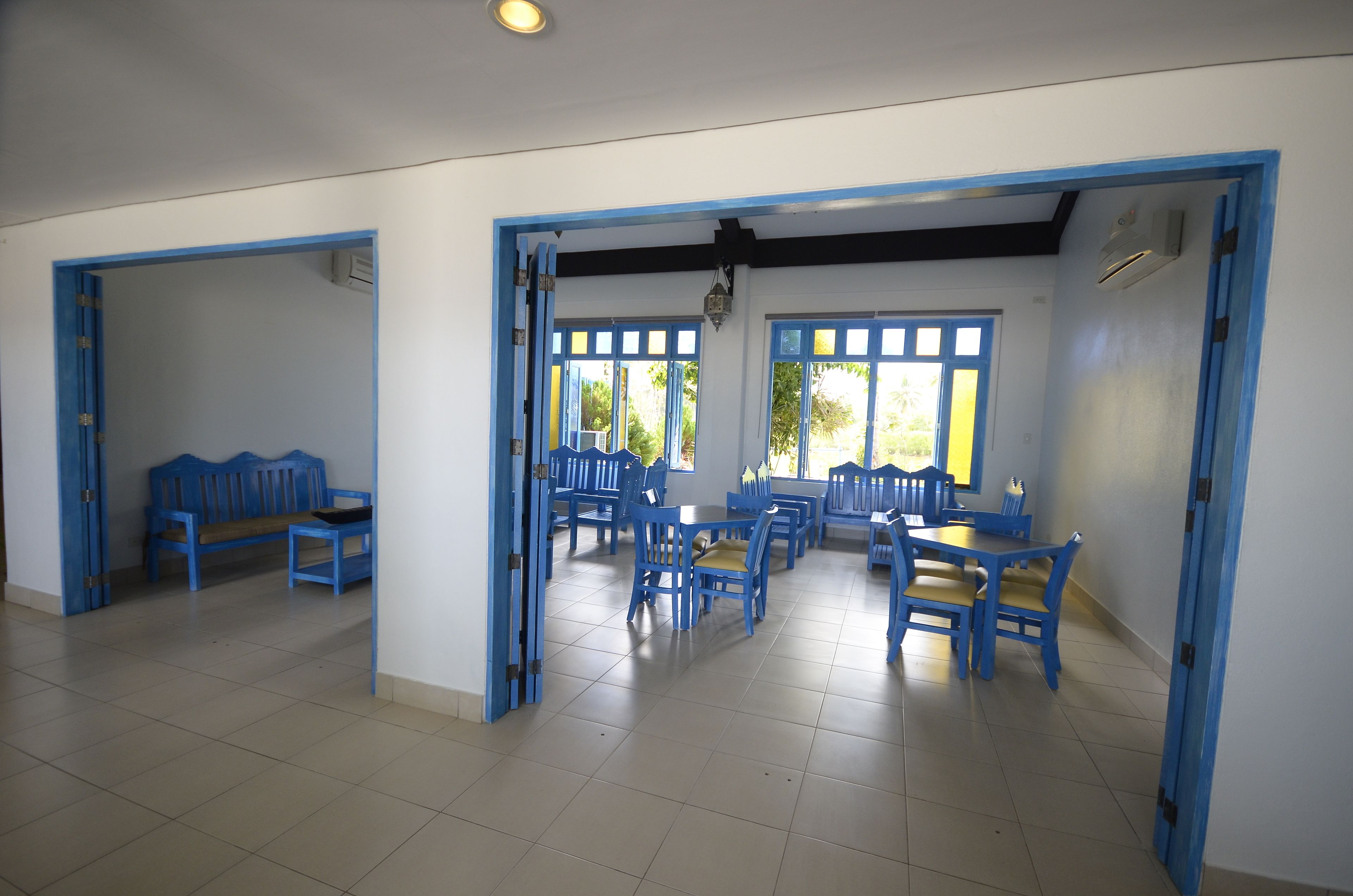 breakfast, lunch, dinner served; beach views