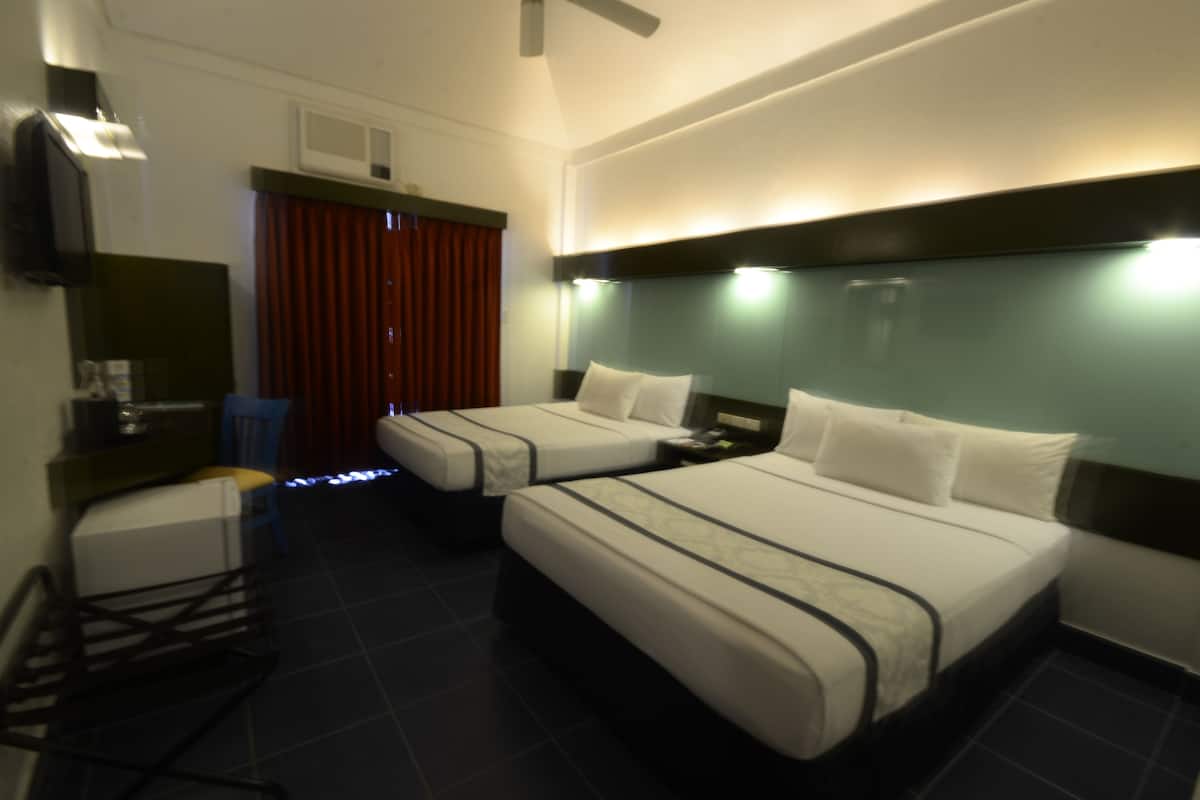 desk, free cots/infant beds, free wifi, bed sheets