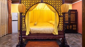 Suite Royal, 1 cama de matrimonio grande | Ropa de cama de alta calidad y edredones de plumas