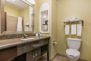 Pengering rambut dan handuk