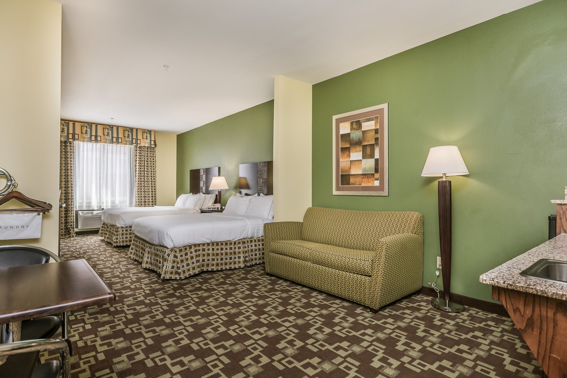 suite, multiple beds | desk, iron/ironing board, free cots/infant beds, free rollaway beds