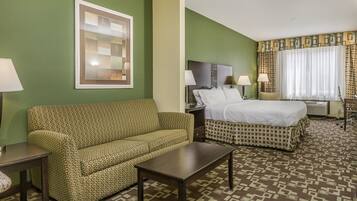 مكتب ومكواة/لوح كي وأسرّة أطفال/رضّع (مجانًا) وأسرّة مجانية قابلة للطي