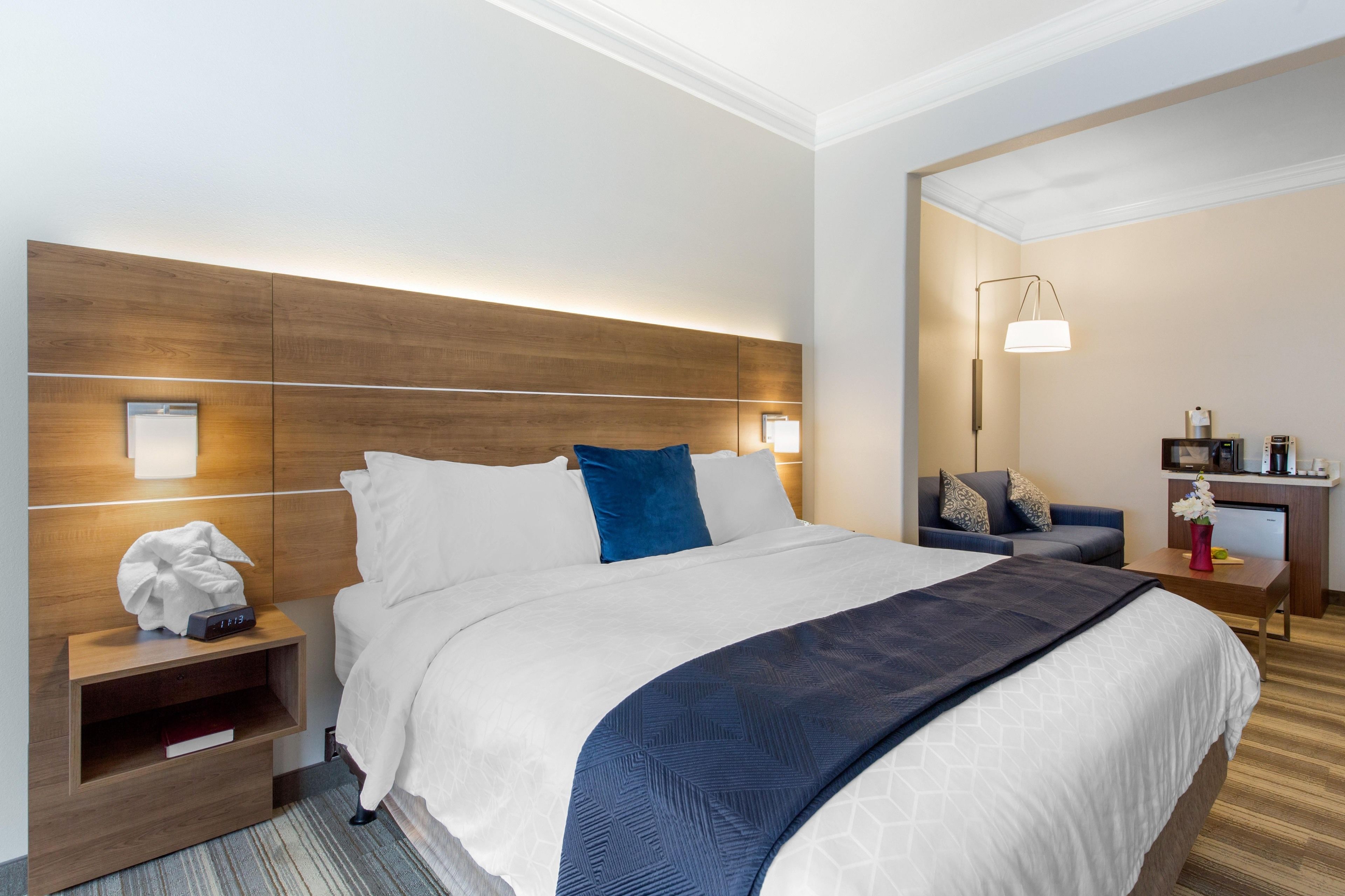 1 bedroom, premium bedding, down duvets, minibar