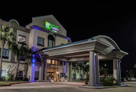 Fachada. Holiday Inn Express Hotel & Suites Houston-Alvin by IHG