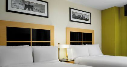 Holiday Inn Express New York City- Wall Street by IHG