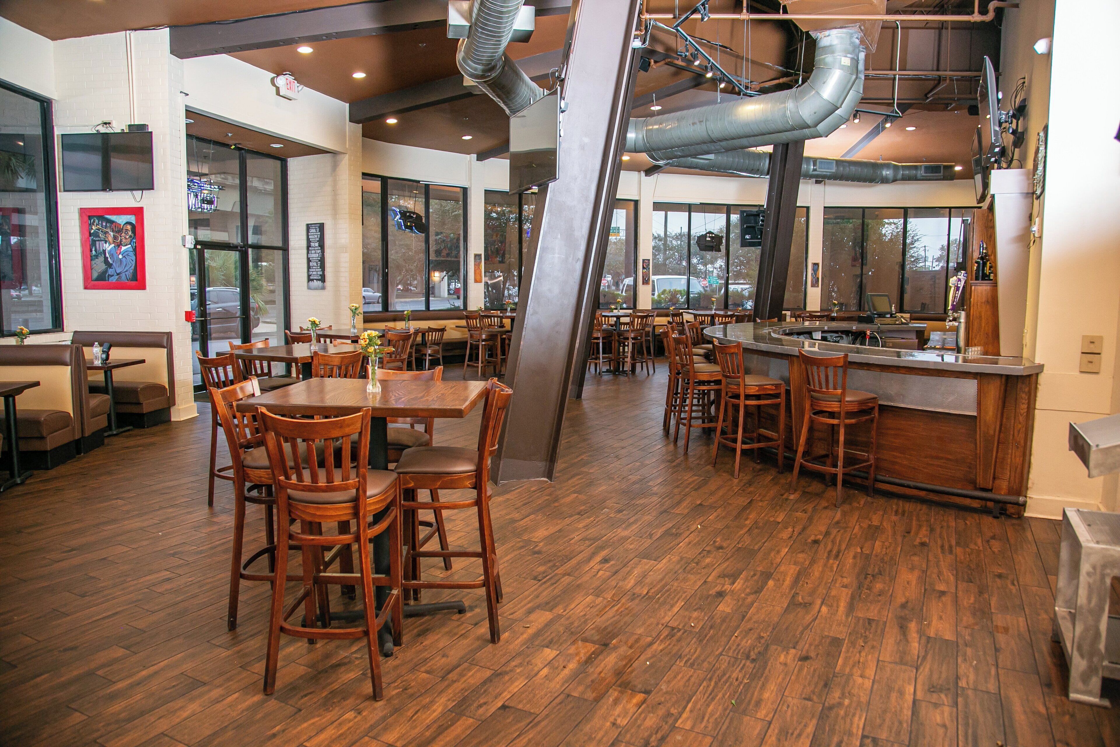 breakfast, lunch, dinner served; american cuisine