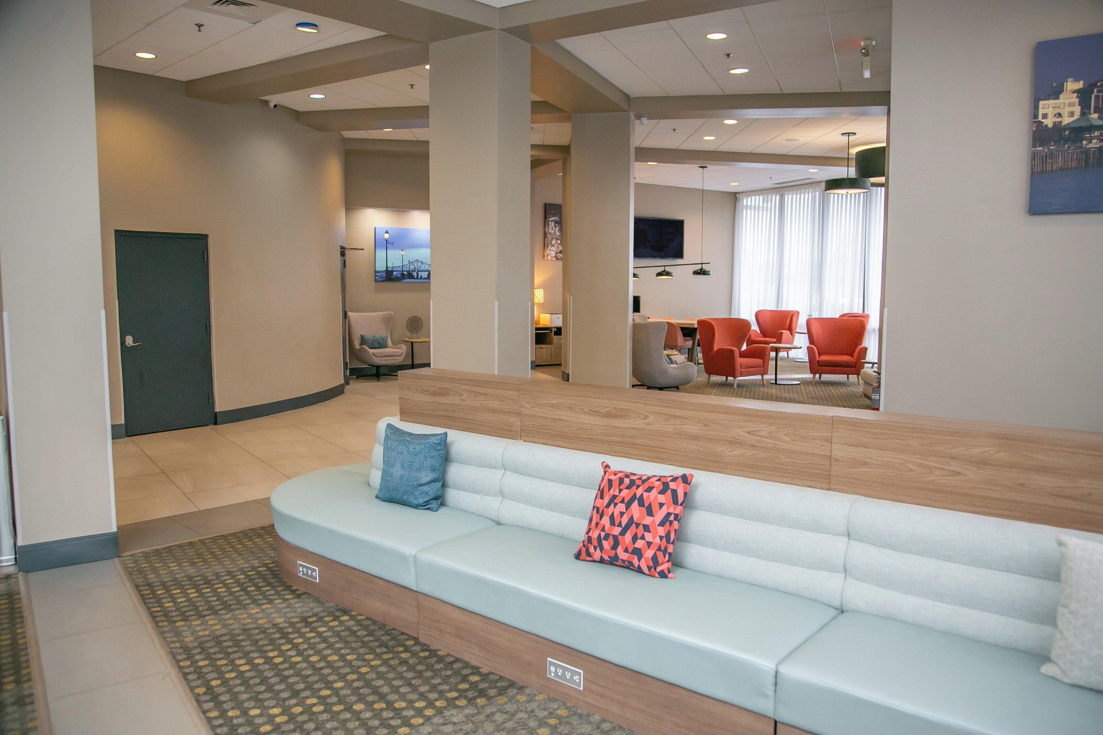 Photo - Holiday Inn New Orleans West Bank Tower by IHG