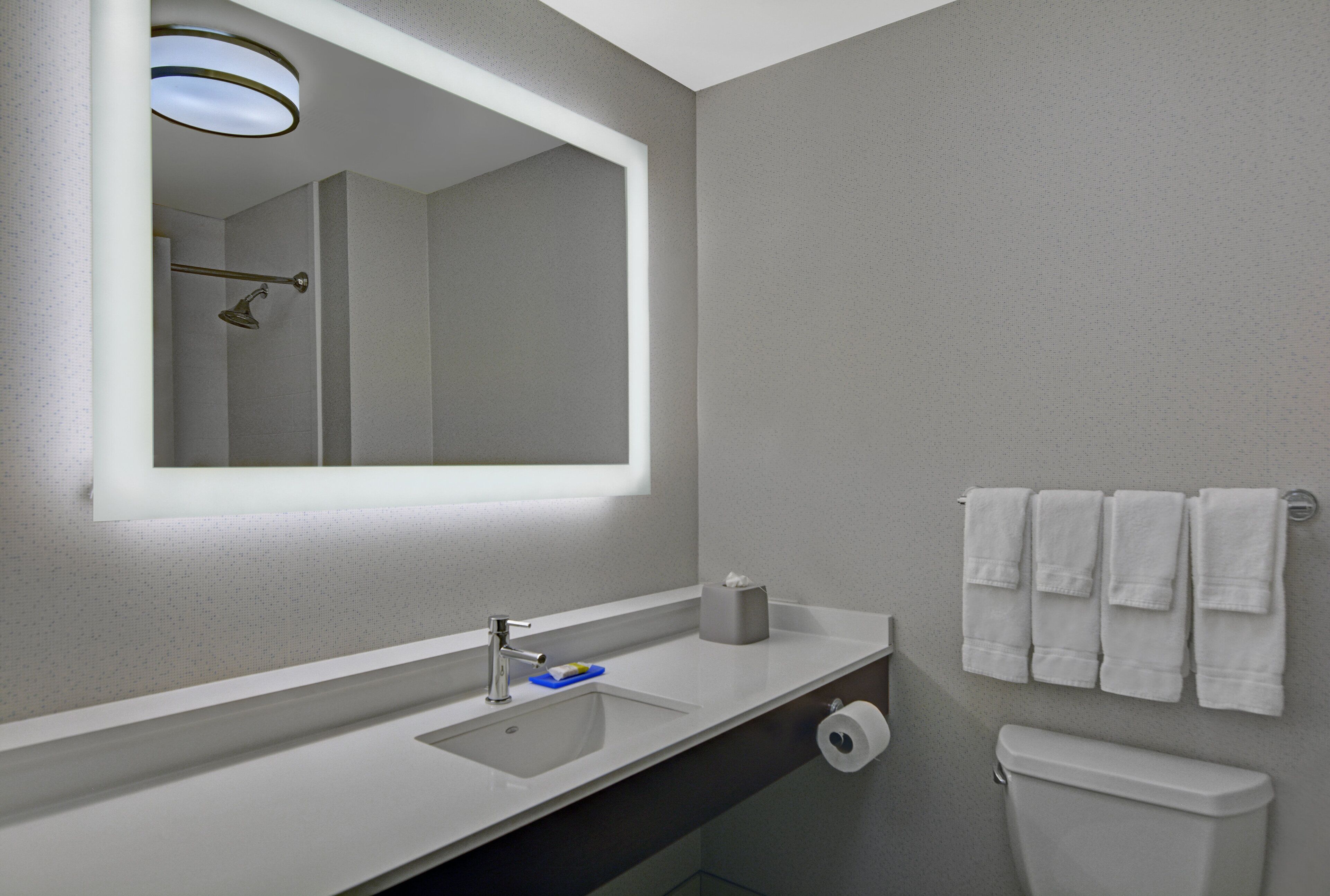 standard room | bathroom | shower, free toiletries, hair dryer, towels
