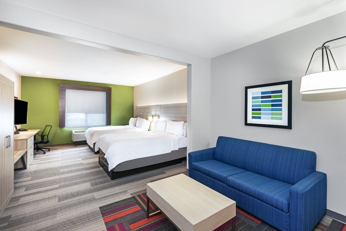Premium bedding, down comforters, pillowtop beds, in-room safe