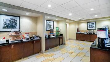 Desayuno bufé gratuito y diario