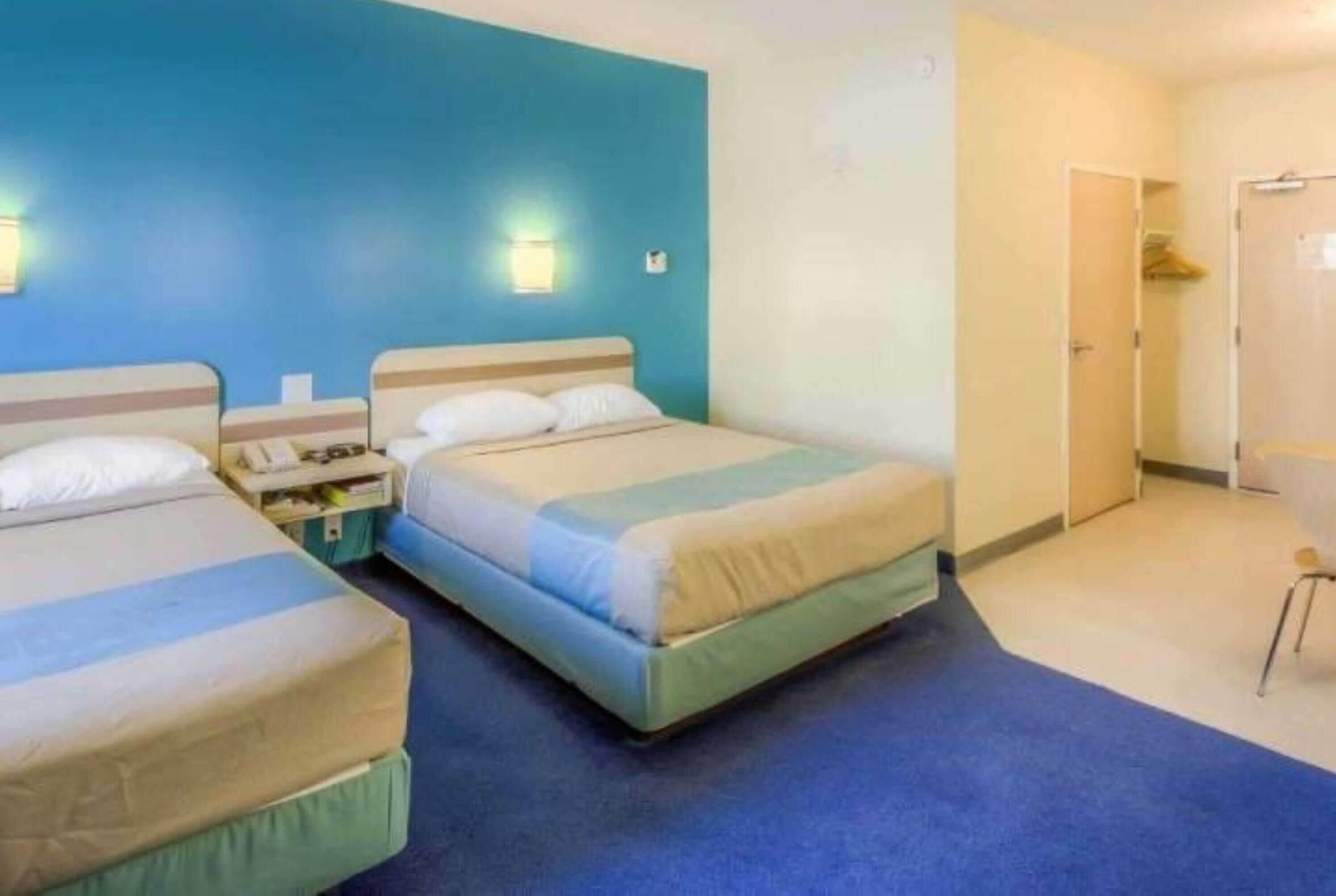 Wifi gratis, ropa de cama y despertador 