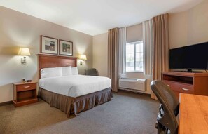 Standard-Studio, 1 Queen-Bett, Nichtraucher, Kühlschrank und Mikrowelle | Zimmersafe, individuell eingerichtet, Schreibtisch