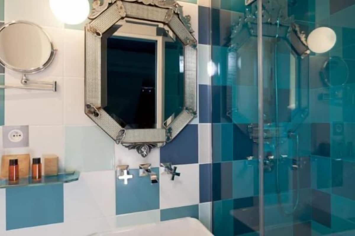 Bathroom | Shower, rainfall showerhead, free toiletries, hair dryer